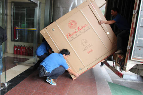 钟楼钢琴贵重工艺品无忧运